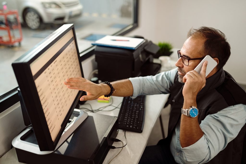 Customer calling RO Writer support