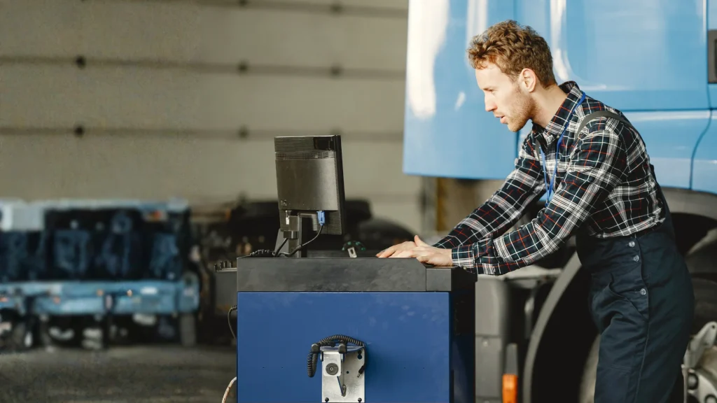 Features_Hero_Desktop RO Writer auto repair shop management software features